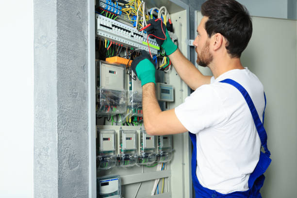 Best Commercial Electrician Services  in Oak Trail Shores, TX